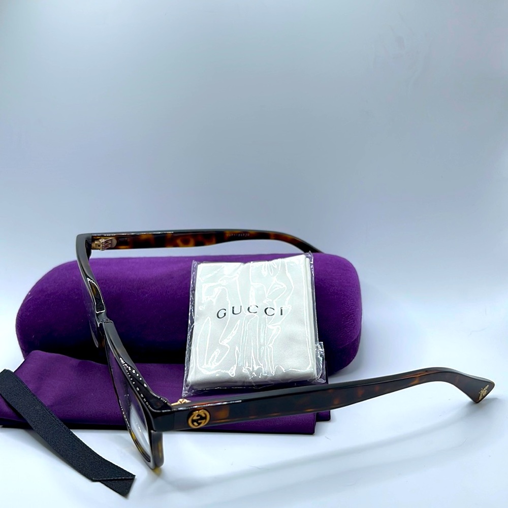 NWOT! Gucci unisex optical frames. Tortoiseshell frames with gold logo.